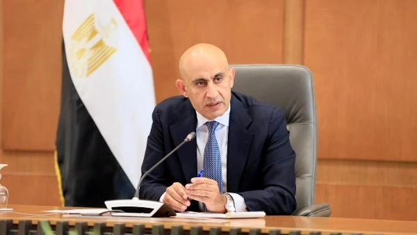 وزارة التعليم تبدأ اليوم توزيع استمارات نجاح طلاب الثانوية العامة