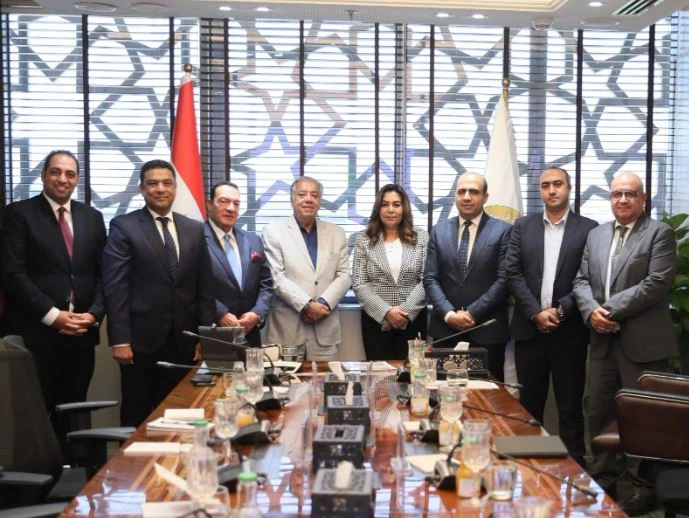 وزيرة التنمية المحلية والبيئة تبحث مع غرفة الصناعات الكيماوية آفاق صناعة تدوير المخلفات واستخدامات الحمأة