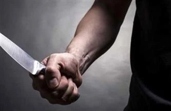 شاب يقدم على جريمة مروعة في الإسكندرية.. الأب ضحية والدة وشقيق في المستشفى