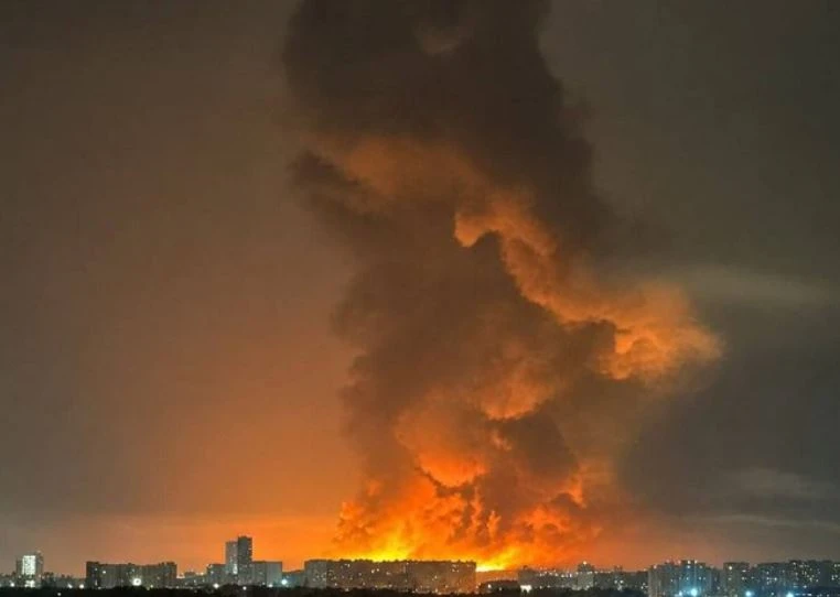 مصرع 15 شخصًا على الأقل في قصف روسي استهدف كييف وضواحيها