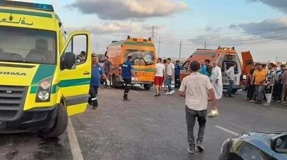 التحقيقات تكشف سبب مصرع 5 عمال في انقلاب سيارة بالطريق الصحراوي بالصف