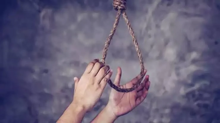 العثور على عامل ثلاثيني مشنوقًا داخل منزله بشبين القناطر بعد معاناة نفسية