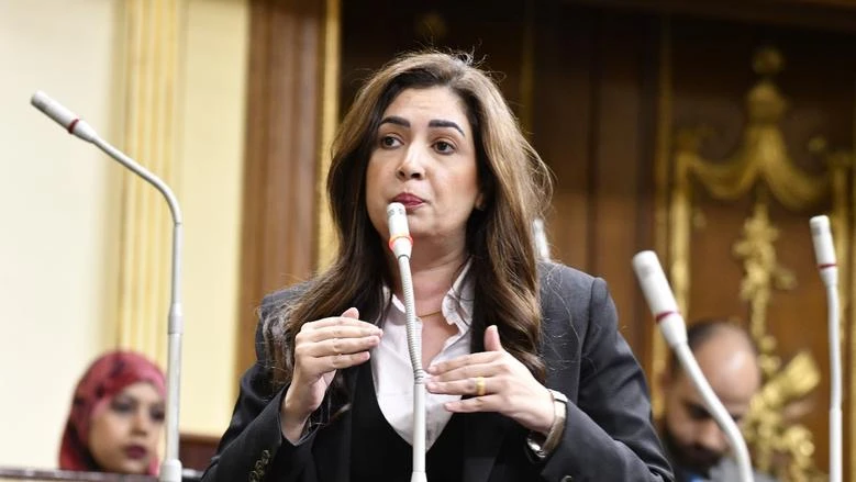أميرة العادلي: أزمة المحمول إدارية وليست تقنية.. وموقفي من بصمة الوجه ليس رفضًا مطلقًا
