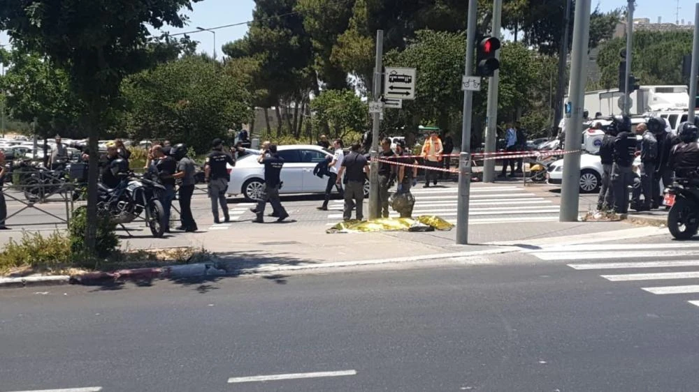 انتشار واسع لقوات الاحتلال وفرض حصار على قرى جنوب نابلس بعد عملية طعن