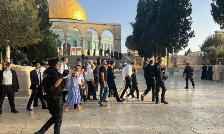 إمام الأقصى يصف اقتحام وزيرين إسرائيليين ومستوطنين للمسجد بـ«الاستفزاز الحقيقي»