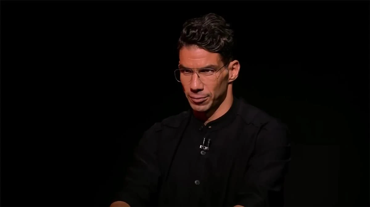 شريف إكرامي يفتح النار بسؤال حاسم: أين مصلحة الأهلي في أزمة محمد الشناوي؟