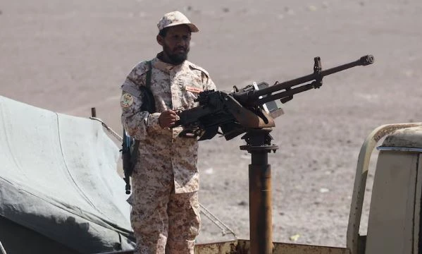 القوات الحكومية اليمنية تحكم سيطرتها على مدينة المخا في تعز بعد مواجهات مع الحوثيين