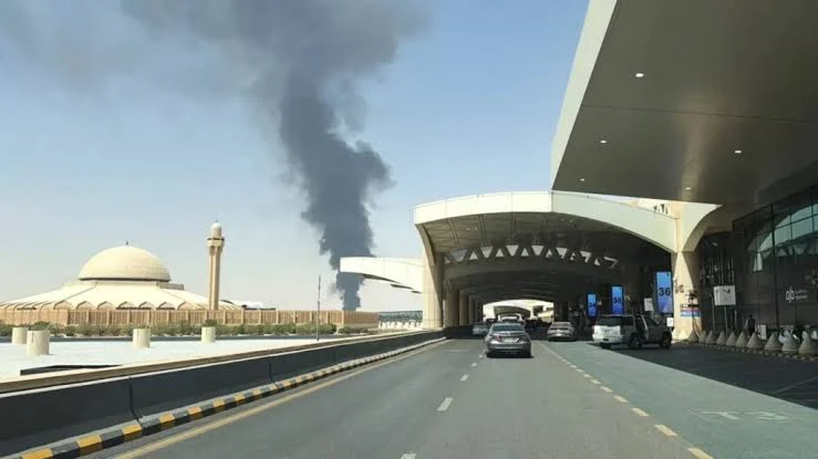 تحالف دعم الشرعية يعلن اعتراض صاروخ كروز قرب مطار الملك خالد الدولي بالرياض