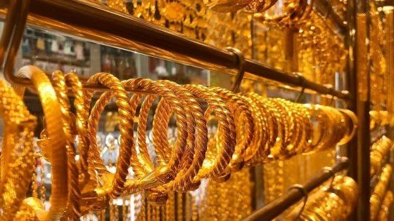 شعبة الذهب: صعود الدولار يدفع عيار 21 فوق 6260 جنيهًا
