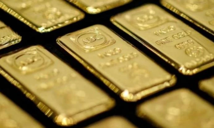 الذهب يتراجع مع صعود النفط وتصاعد مخاوف التضخم
