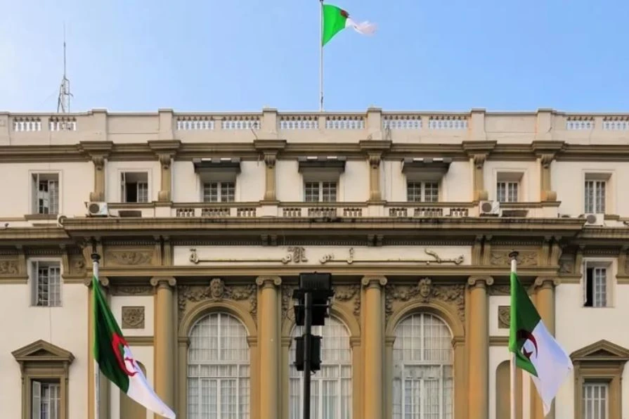 الجزائر توافق على إرسال وحدات من جيشها إلى النيجر