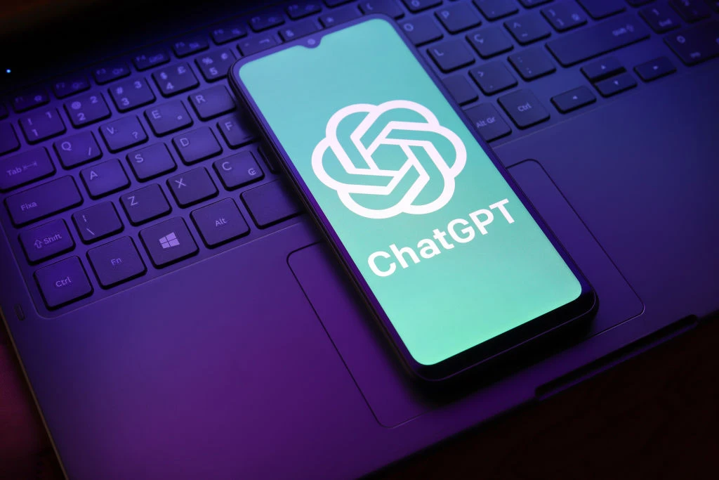 والدان يقاضيان OpenAI بدعوى أن ChatGPT دفع ابنتهما لوقف دواء النوبات