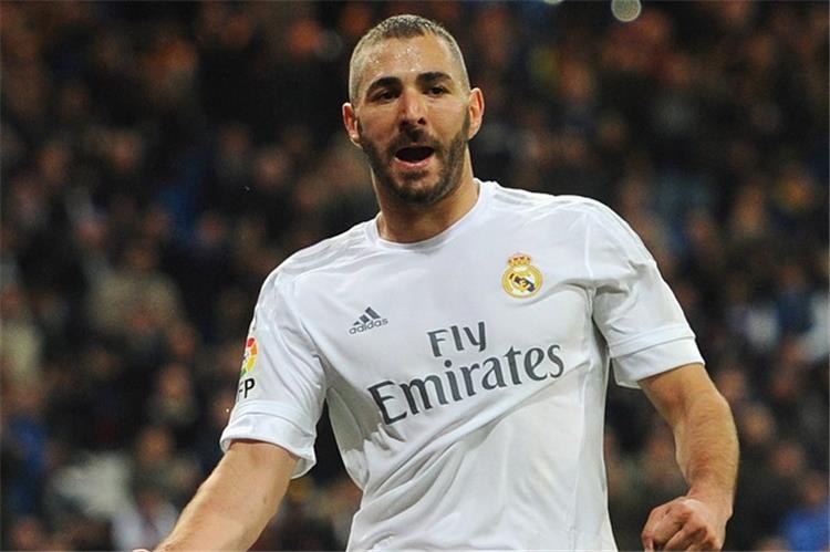 ديربي مدريد.. "الماركا" تؤكد عدم جاهزية بنزيما رغم استدعائه في قائمة ريال مدريد.. وفاسكيز قد يكون البديل