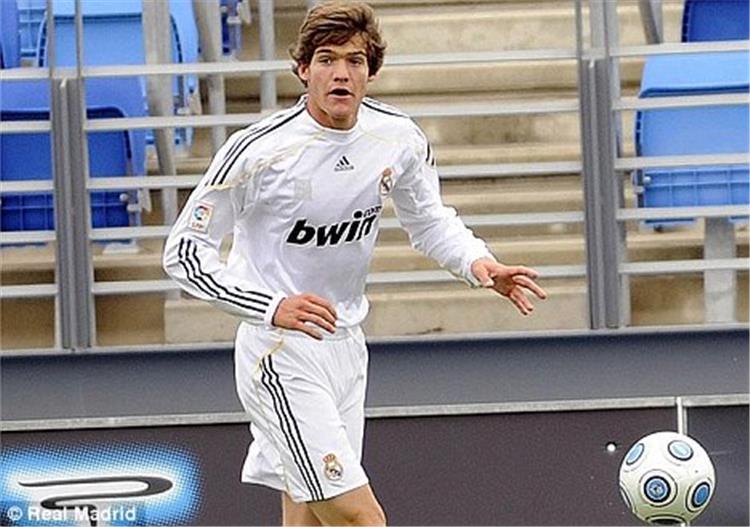 ريال مدريد يحصل على 810 ألف يورو من إنتقال ألونسو إلى تشيلسي