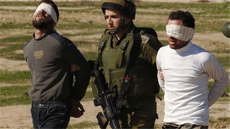 قوات الاحتلال تصيب شابا فلسطينيا وتعتقل 5 آخرين بالضفة  