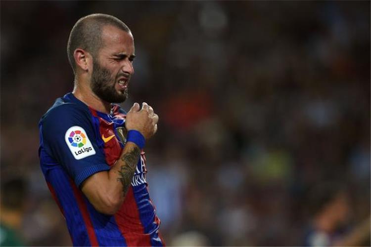تقارير الميركاتو.. برشلونة يقرر السماح لأليكس فيدال بالرحيل