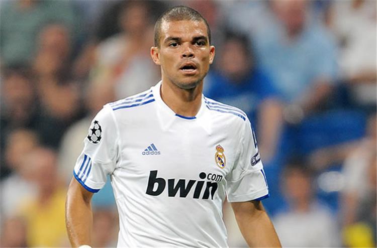 تقارير الميركاتو.. يوفنتوس يزاحم ميلان على التعاقد مع مدافع ريال مدريد