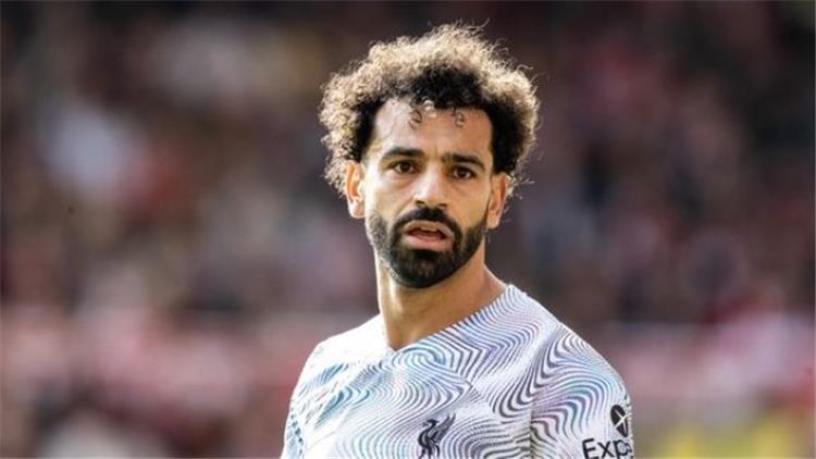 مدافع إنجلترا السابق يتهم محمد صلاح في معاناة ليفربول