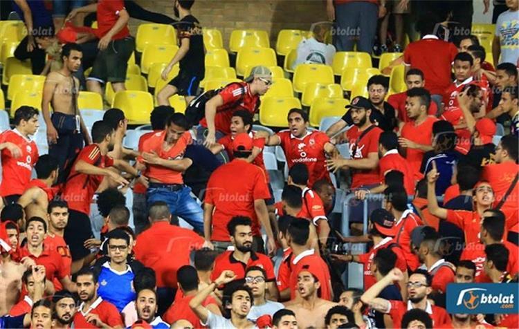 "الألتراس" يقتحم تمرين الأهلي.. ووصلة سباب لجمال وغالي