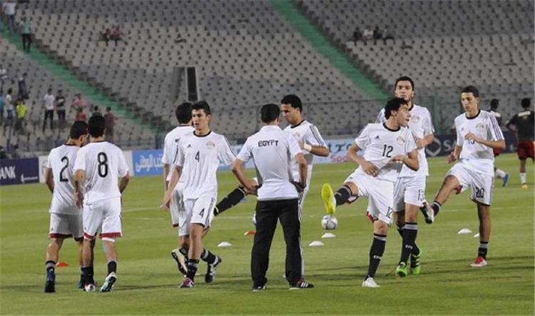 منتخب "الشباب" يبدأ استعداداته لأنجولا