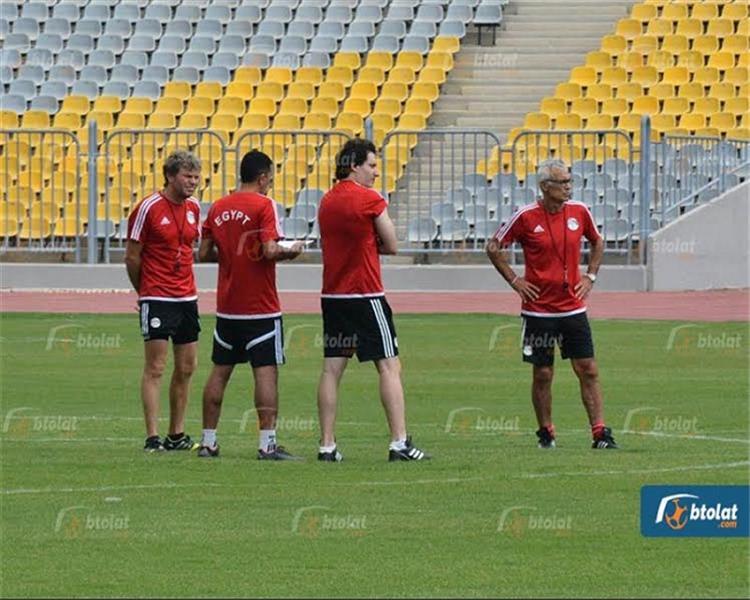 شوقي غريب: المنتخب سيعاني ولا يوجد هيكل ثابت في رأس كوبر