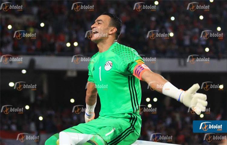 الحضري: نجوم جيل الفراعنة السابق كانوا "جعانين" بطولات