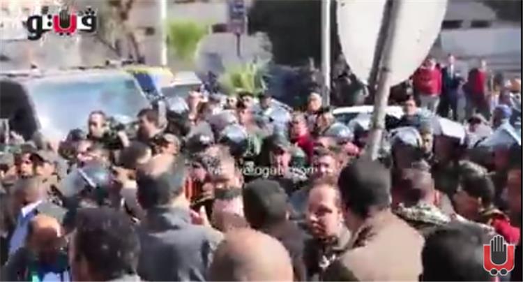 بالفيديو.. لحظة القبض على شاب خلال احتفاله بمصرية تيران وصنافير