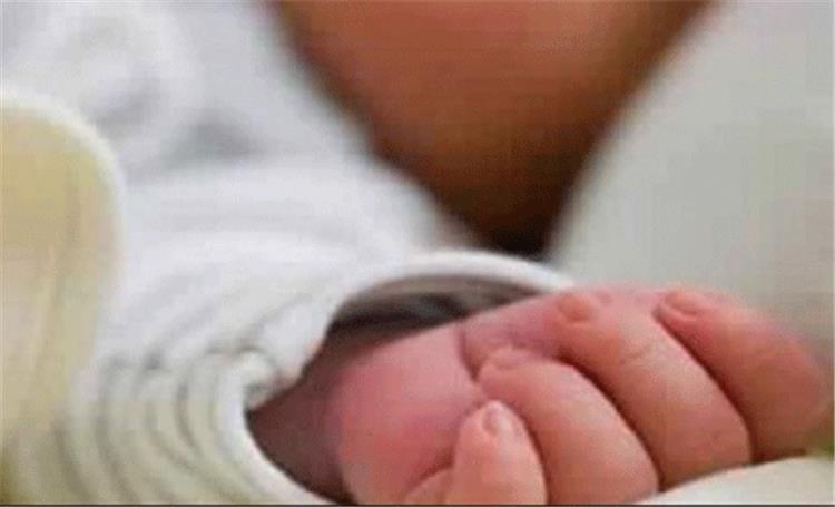 حالة أذهلت الاطباء.. طفلة تولد بثلاثة رؤوس