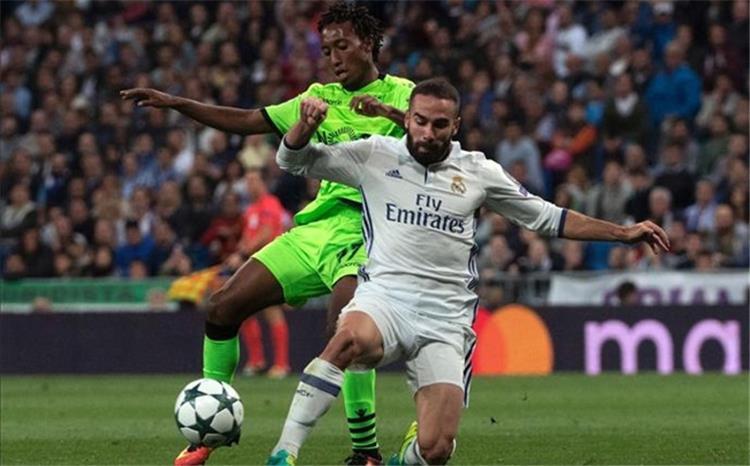 تصريحات .. كارفخال: ريال مدريد كان يعاني من مشكلة الغرور قبل زيدان
