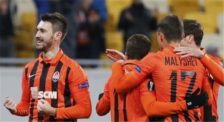 نتائج اليوروليج..فيديو| شاختار يسحق جينت بخماسية ..فياريال يفلت من فخ الهزيمة وتعادل إيجابي يسيطر على المجموعة السابعة