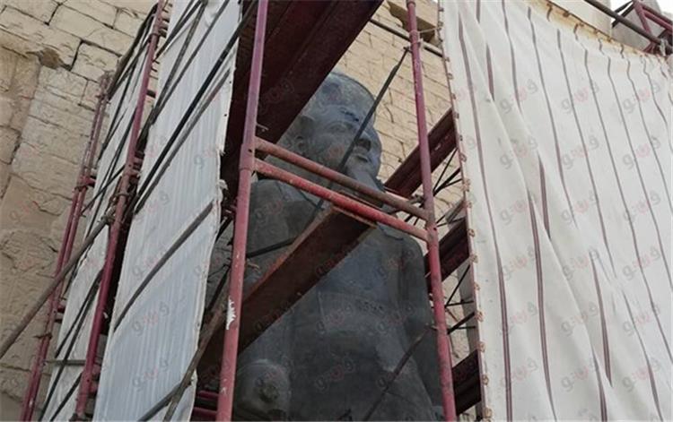 بالصور.. رفع الستار عن تمثال رمسيس الثاني بعد ترميمه اليوم