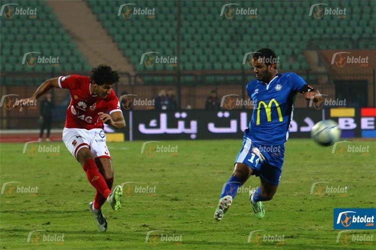 3 عروض أوروبية لظهير الأهلي.. وشرط واحد للموافقة