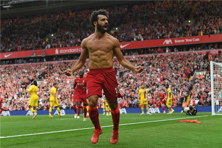 فيديو | محمد صلاح يفوز بالقدم الذهبية 2021.. وزوجته تستلم الجائزة