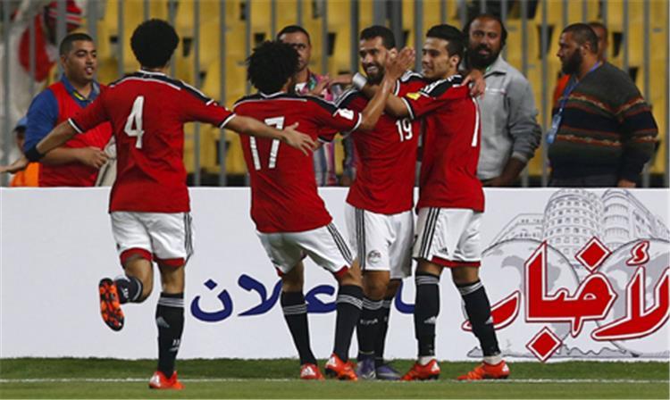 سوشيال_بطولات.. صحفي " بي بي سي " بعد تعادل غانا أمام أوغندا: الباب مفتوح أمام مصر