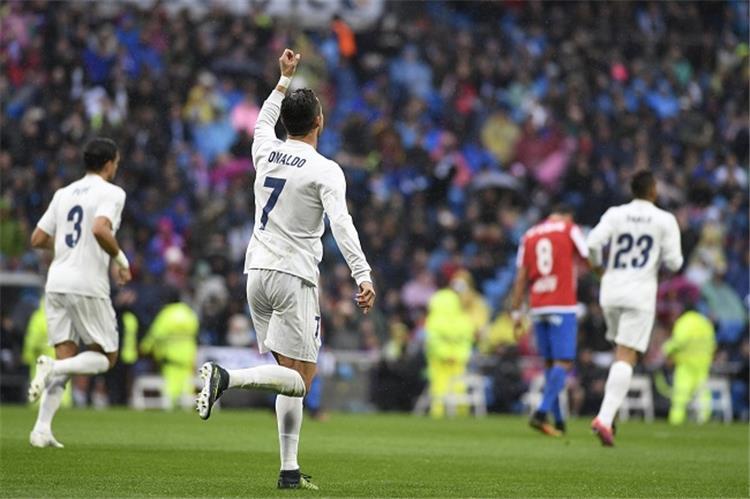 #نتائج_الليجا.. ريال مدريد يواصل الصدارة بثنائية في مرمى سبورتينج خيخون