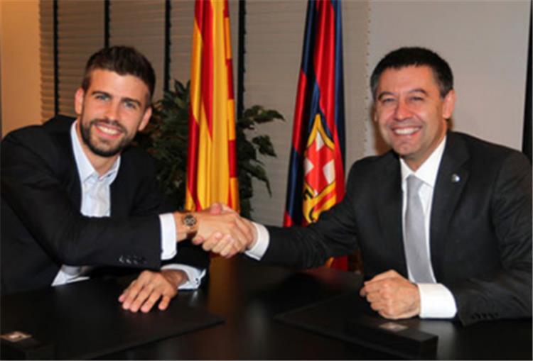 تصريحات .. بيكيه: أريد أن أصبح رئيساً لبرشلونة بعد الإعتزال