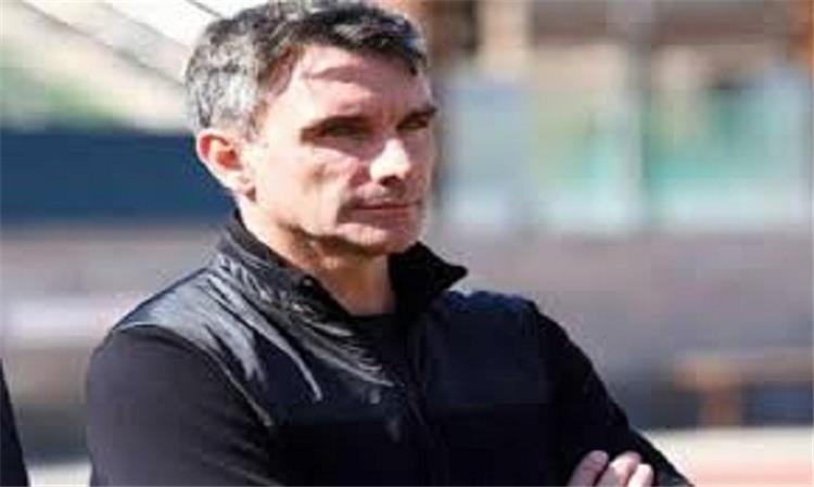 "كارتيرون" يبالغ فى طلباته المادية من أجل تدريب الزمالك 