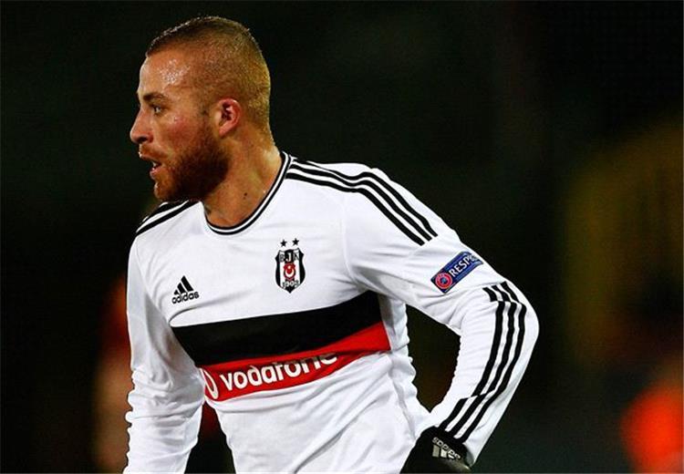 رسمياَ.. وست هام يتعاقد مع نجم المنتخب التركي