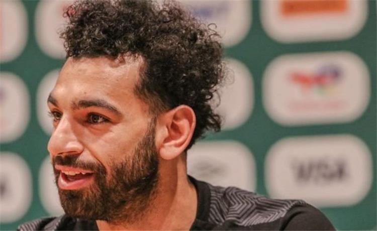 مدافع نيجيريا: محمد صلاح لا يشكل أي تهديد لنا في مباراة مصر