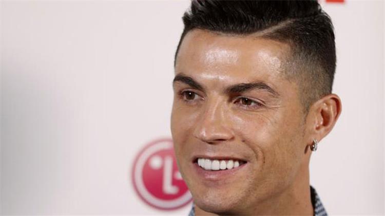 رونالدو: برشلونة من أفضل أندية العالم.. وتفاجأت بصفقة دي ليخت في يوفنتوس