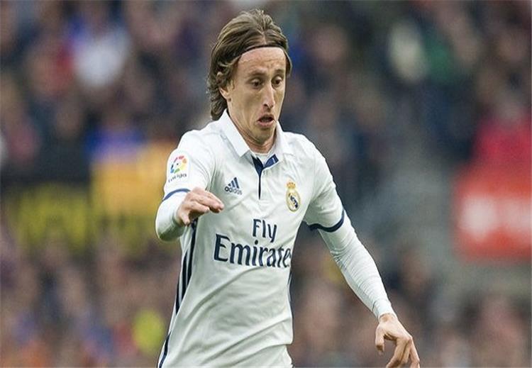 أخبار.. المشاكل تضرب ريال مدريد بعد اتهام مودريتش بـ"التهرب الضريبي"