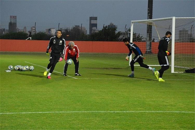 تدريبات قوية لحراس مرمى المنتخب قبل مباراة جنوب إفريقيا