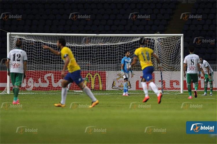 تجاوز لاعب الإسماعيلي في حق زميله يكلفه 10 ألاف جنيه