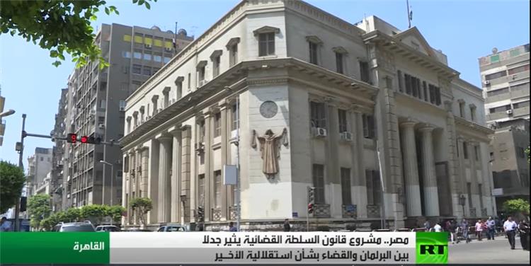 جدل بين البرلمان والقضاء بمصر
