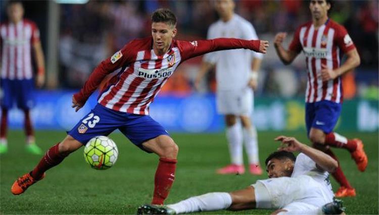 تقارير.. أتلتيكو مدريد ينفي انتقال مهاجمه لبرشلونة.. وسيموني يرغب في بقاؤه