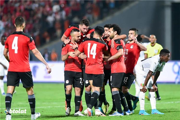 أفشة: الفوز على غينيا يساعد محمد صلاح.. وأفهم إيهاب جلال من نظرة عينه