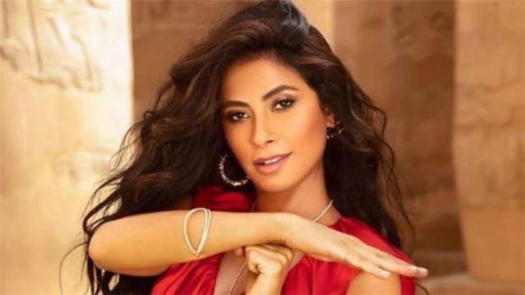 روبي تفرض ملابس معينة لحضور حفلها.. والجمهور يبدي دهشته!