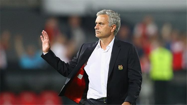 تصريحات.. رئيس ريال مدريد السابق: مورينيو يلوم الجميع.. شخصيته لن تتغير ففي جميع الفرق كان يلقي اللوم على الآخرين