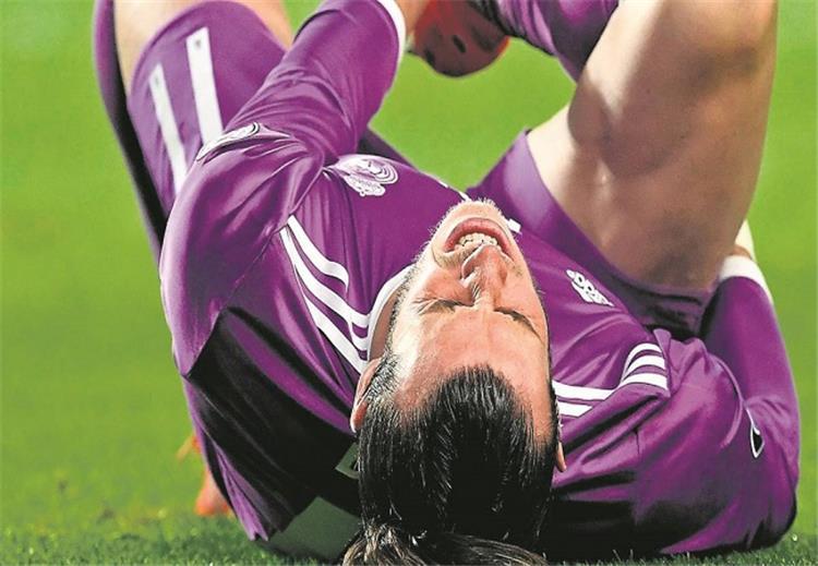 لعنة الإصابات.. زيدان يتلقى ضربة قوية بغياب "بيل" عن الملاعب حتى أبريل القادم