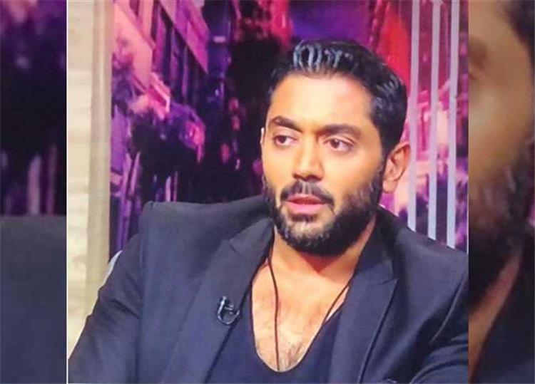 أحمد فلوكس يثير الجدل بتعليقه على هذه الصورة
